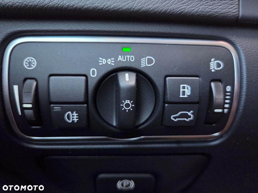 Volvo V60 D3 Geartronic Business Edition - 32