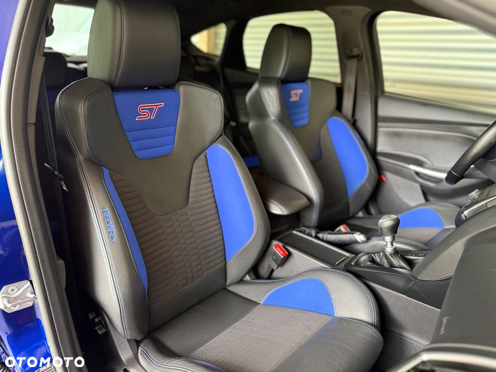 Ford Focus 2.0 EcoBoost ST mit Leder-Exclusiv-Paket - 37