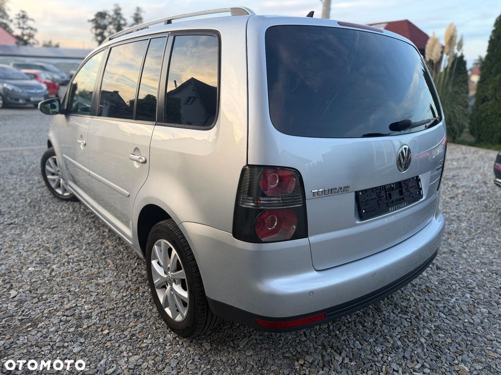 Volkswagen Touran 1.9 TDI DPF Blue Motion Highline - 4
