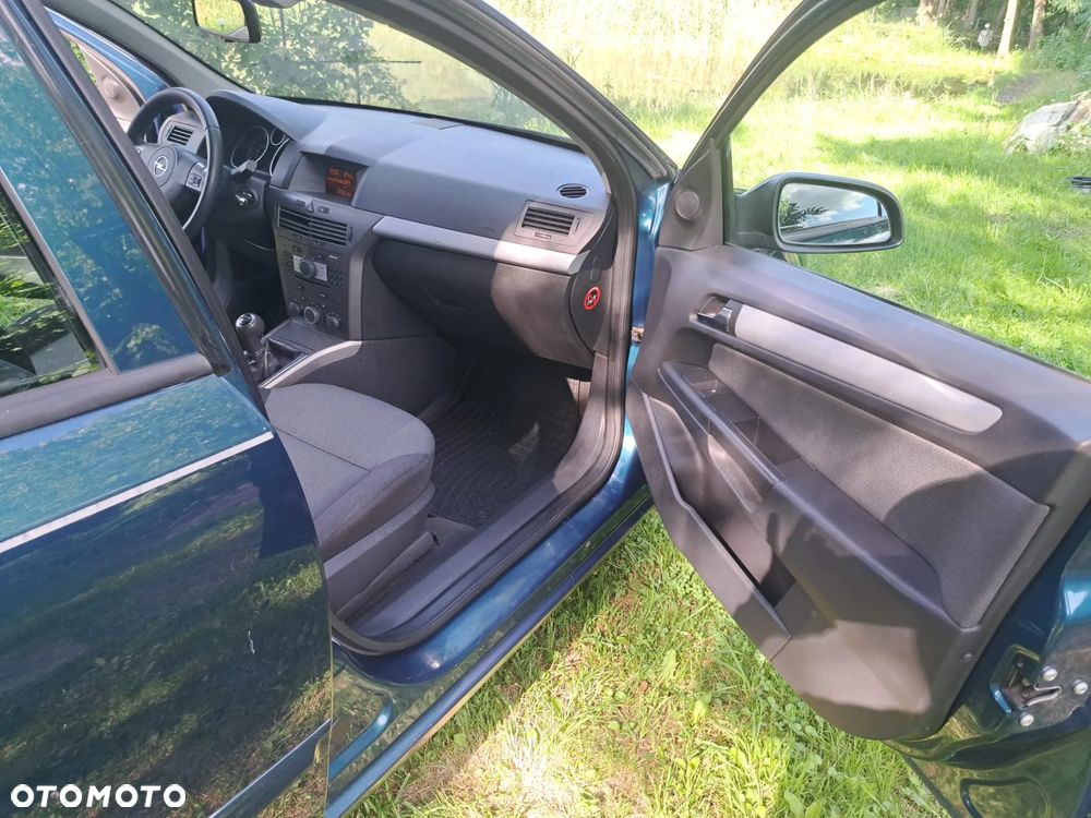 Opel Astra 1.6 Essentia - 16