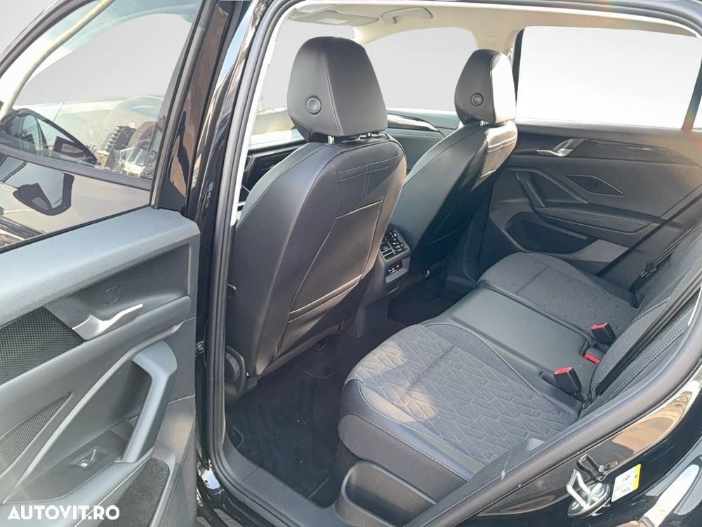 Volkswagen Tiguan - 11