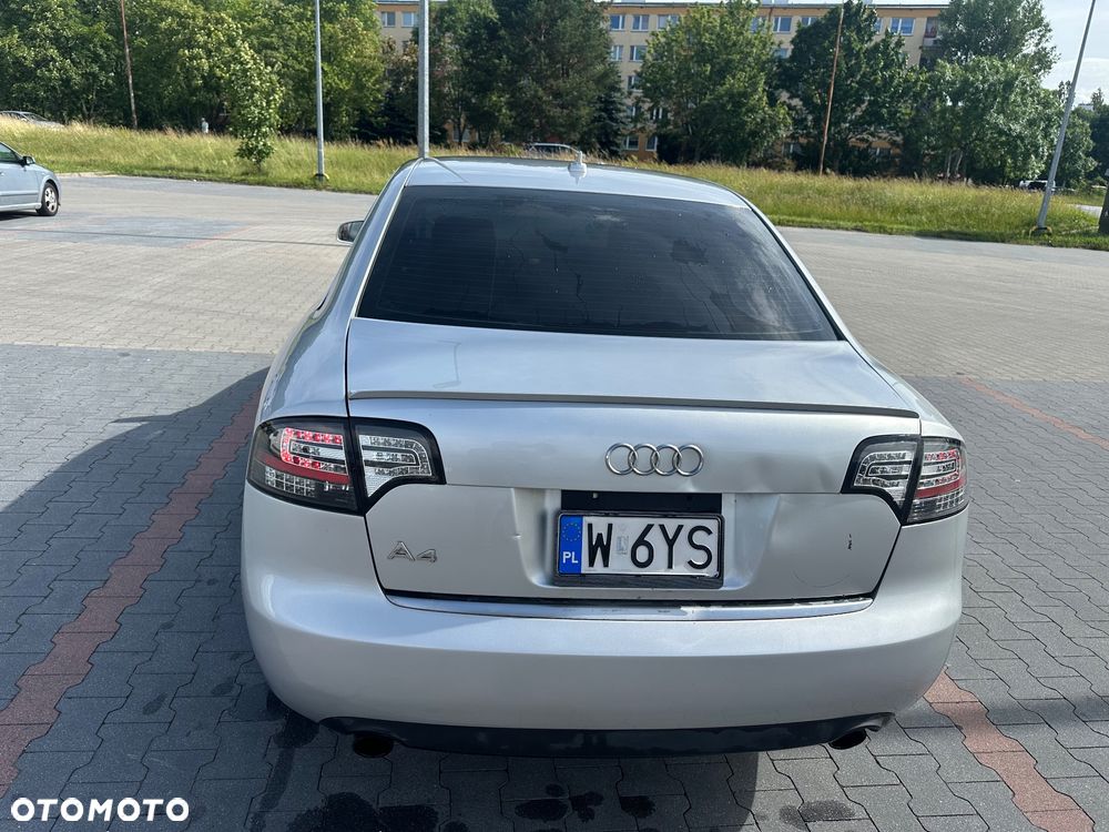 Audi A4 Limousine - 5