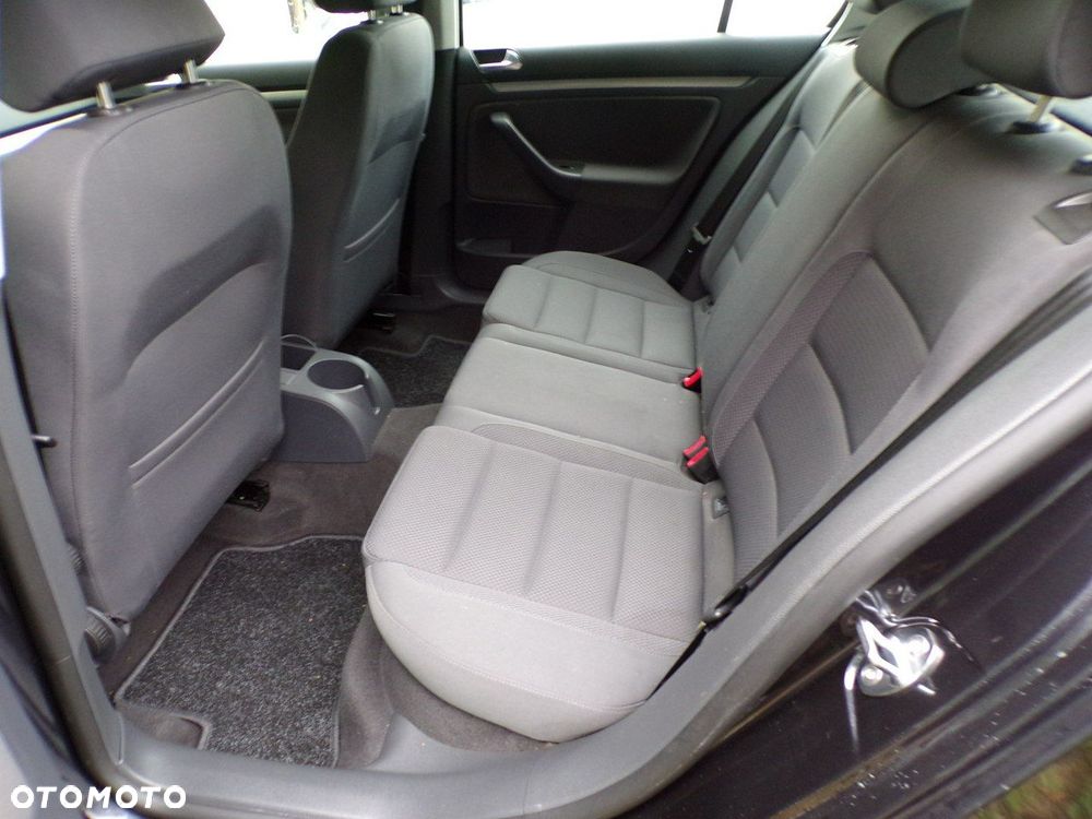 Volkswagen Golf - 29