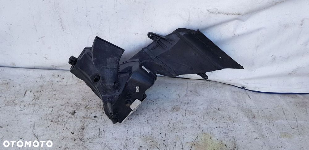 obudowa dolot powietrza Audi A4 B8 2.0 TDI - 6