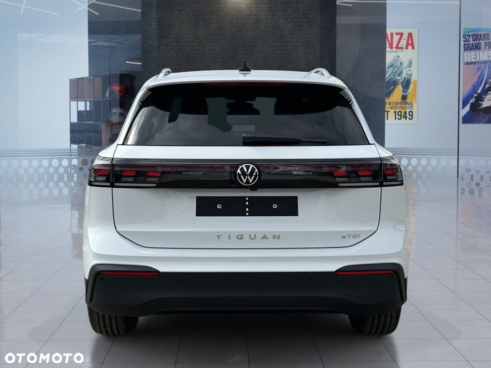 Volkswagen Tiguan - 12