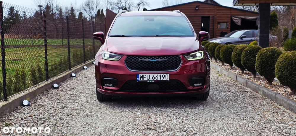 Chrysler Pacifica - 2