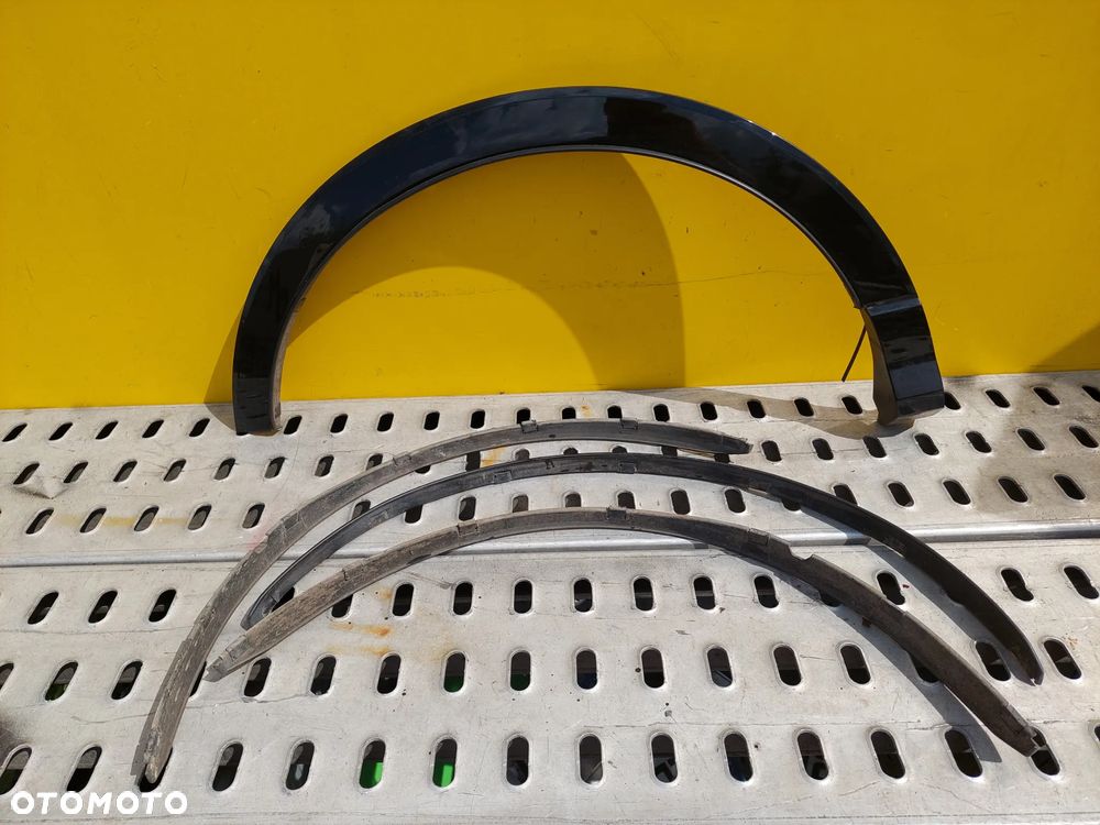 AUDI Q3 83A listwa na błotnik LY9T - 1