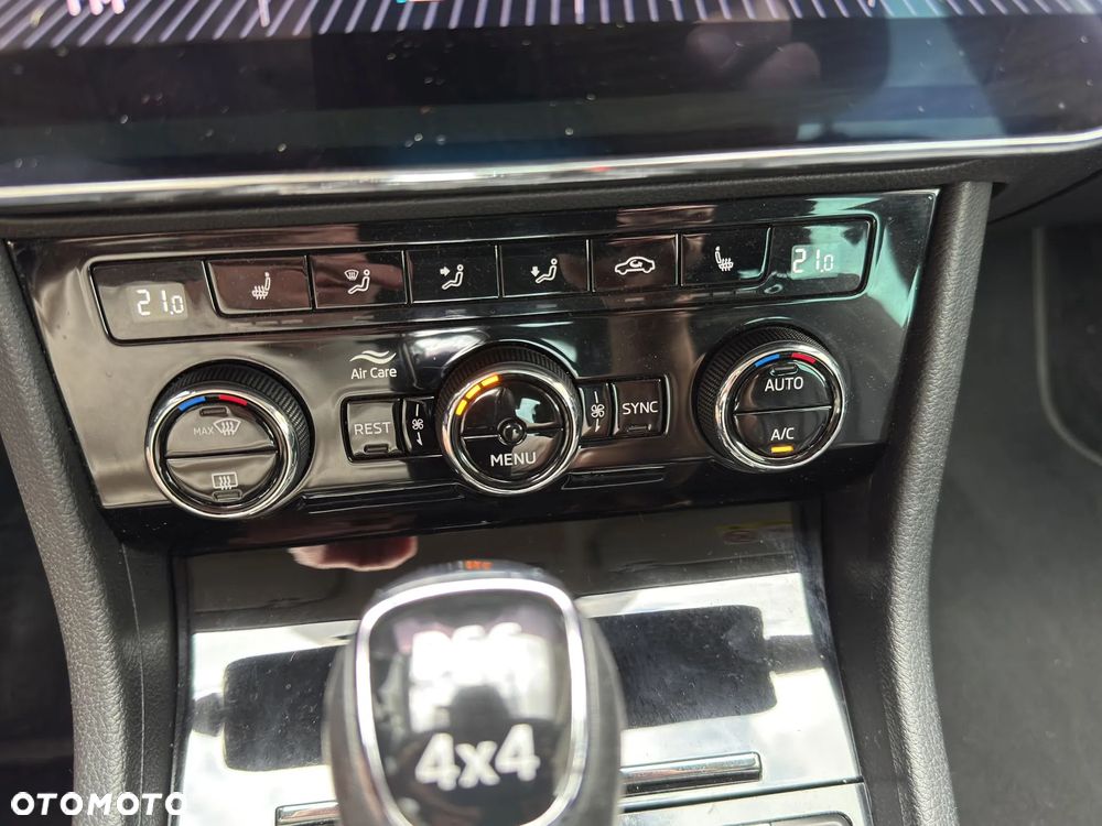 Skoda Superb 2.0 TDI SCR 4x4 L&K DSG - 29
