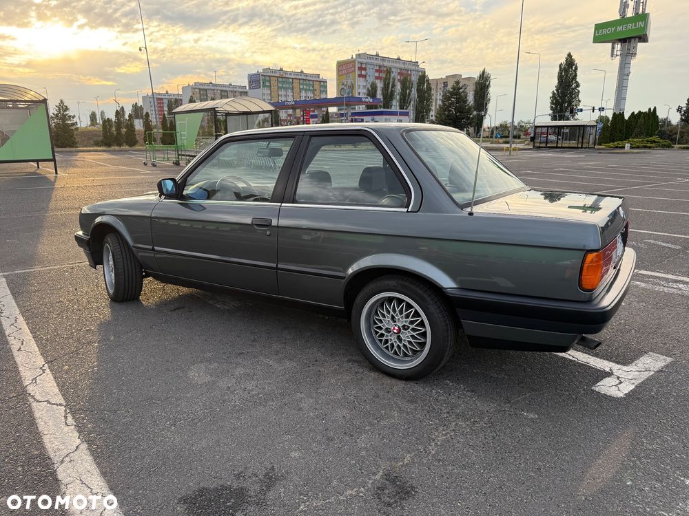 BMW Seria 3 316i - 5