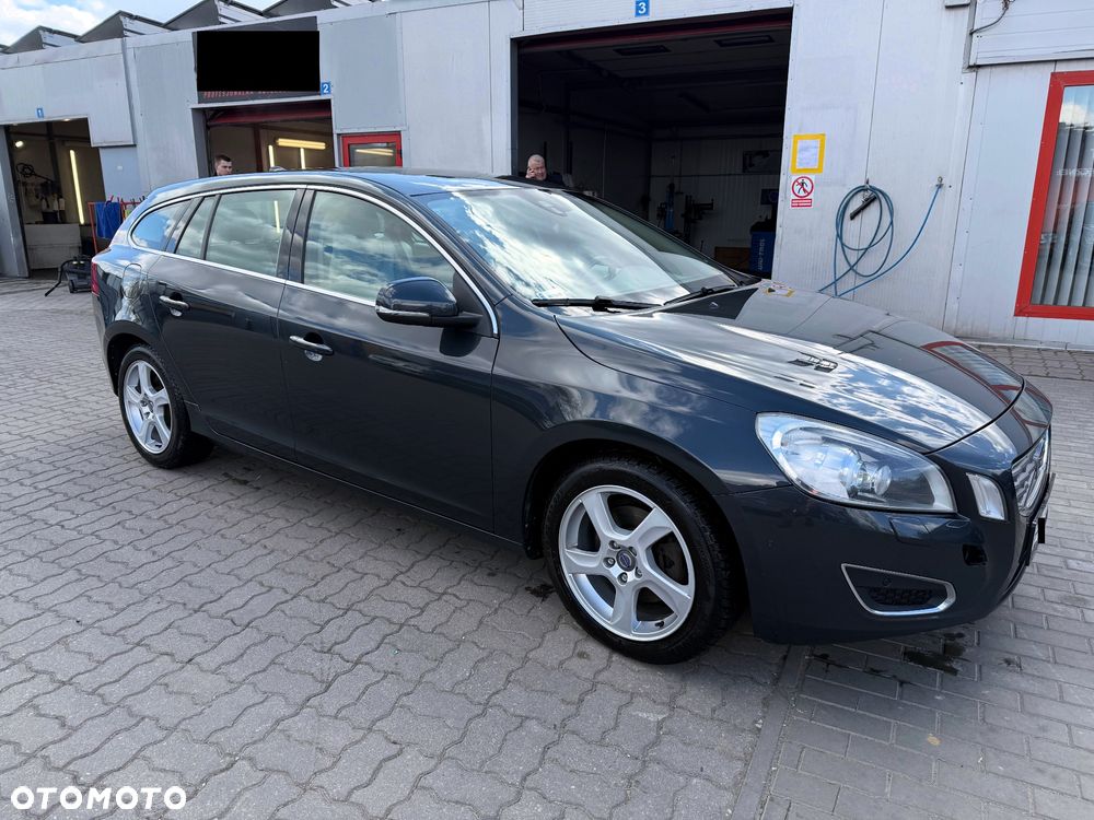 Volvo V60 D3 Geartronic Momentum - 8