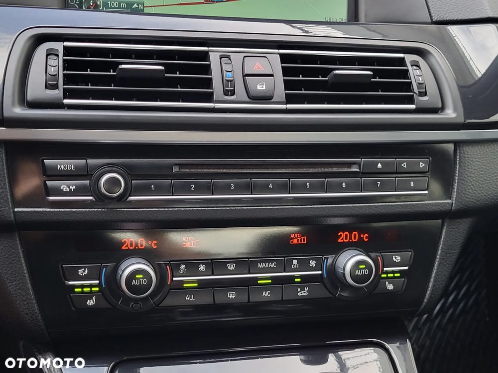 BMW Seria 5 525d xDrive - 15