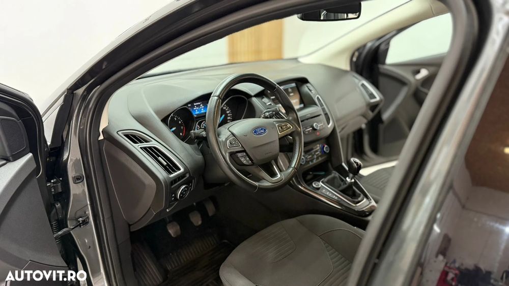 Ford Focus 1.0 EcoBoost Titanium - 6