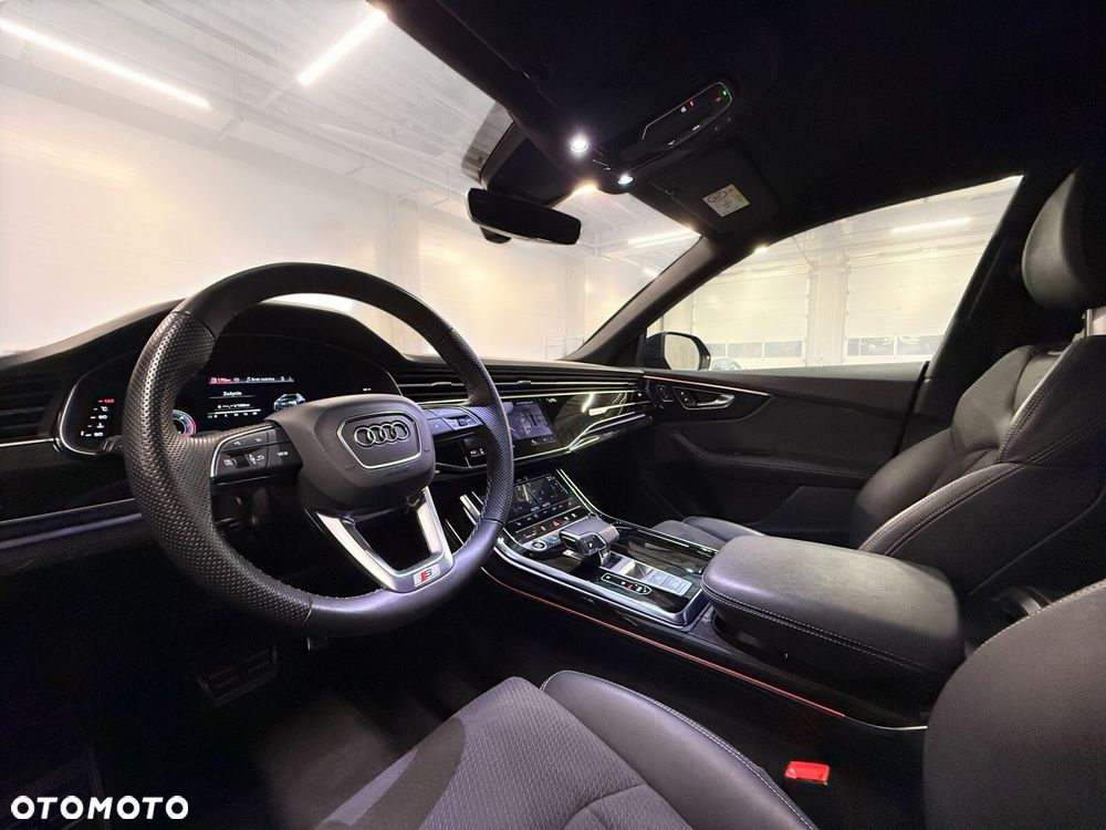 Audi Q8 - 21