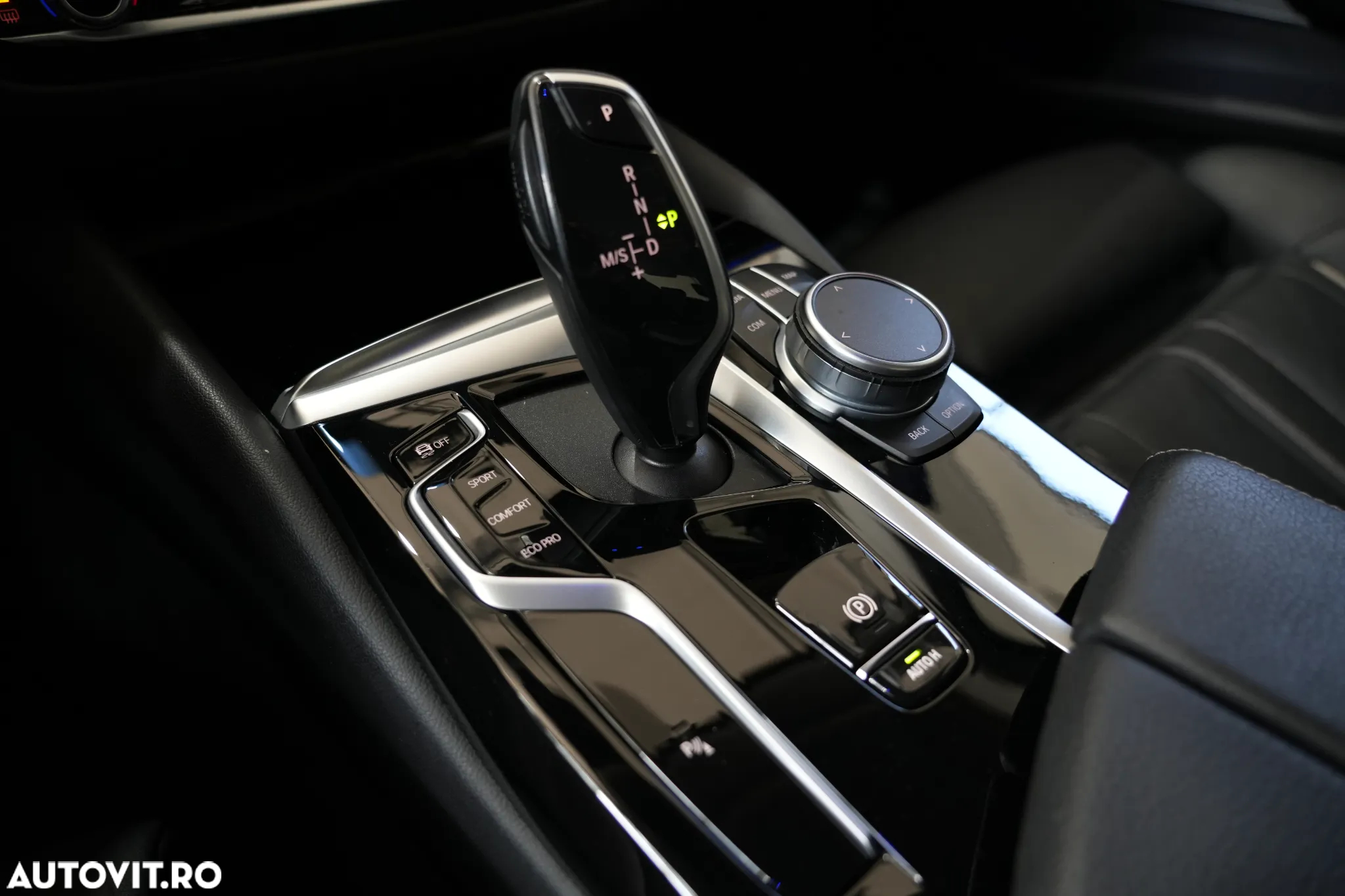 BMW Seria 5 520i Aut. Luxury Line - 15