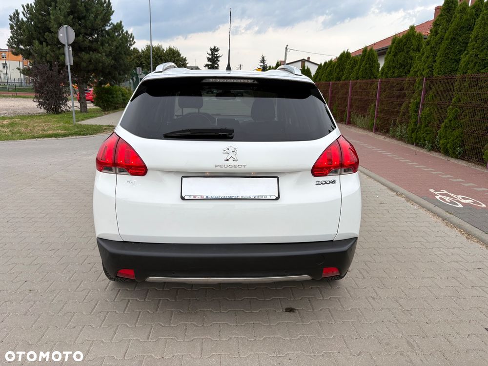 Peugeot 2008 - 8