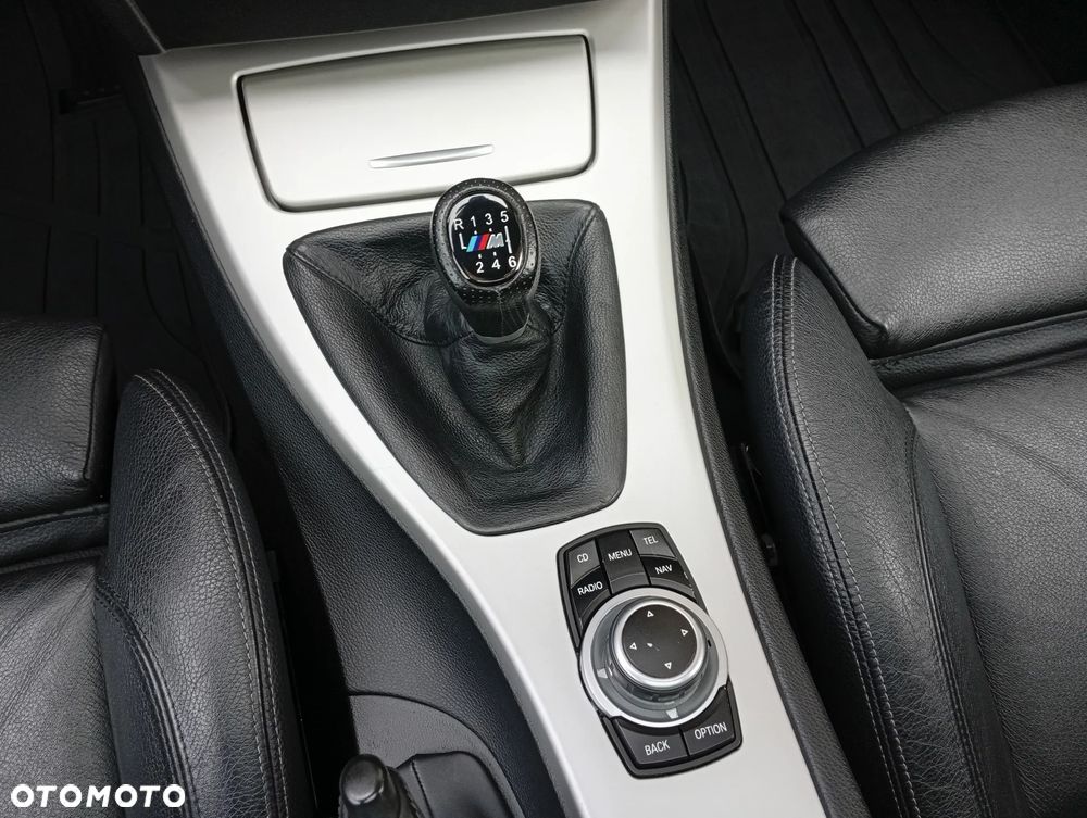 BMW Seria 3 320d DPF Edition Sport - 15