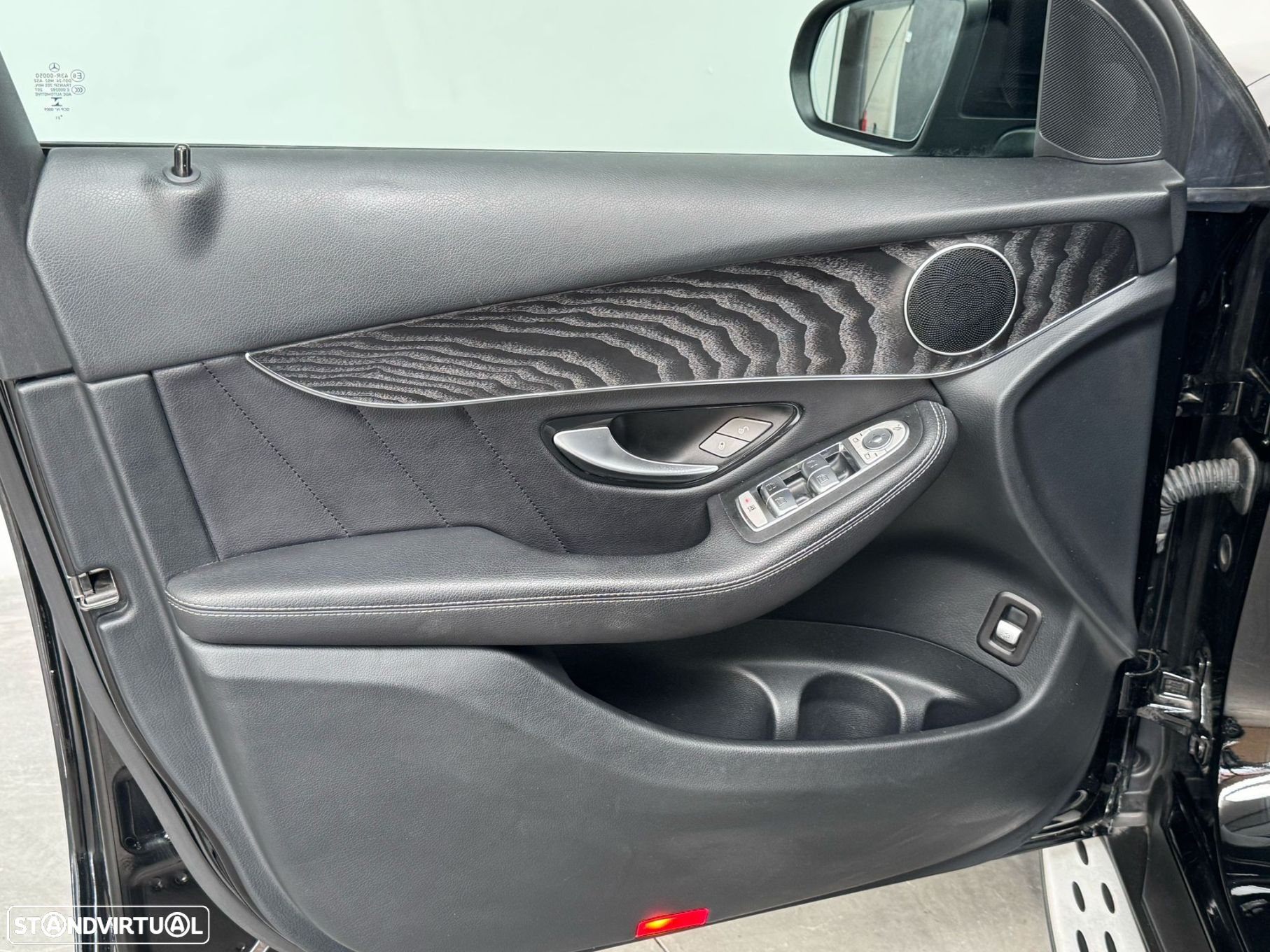 Mercedes-Benz GLC 300 - 31