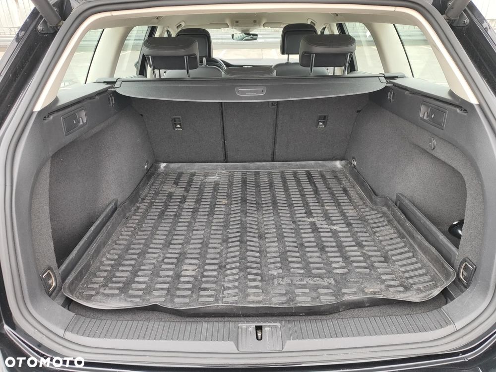 Volkswagen Passat Variant 2.0 TDI BMT 4Mot Highline DSG - 17