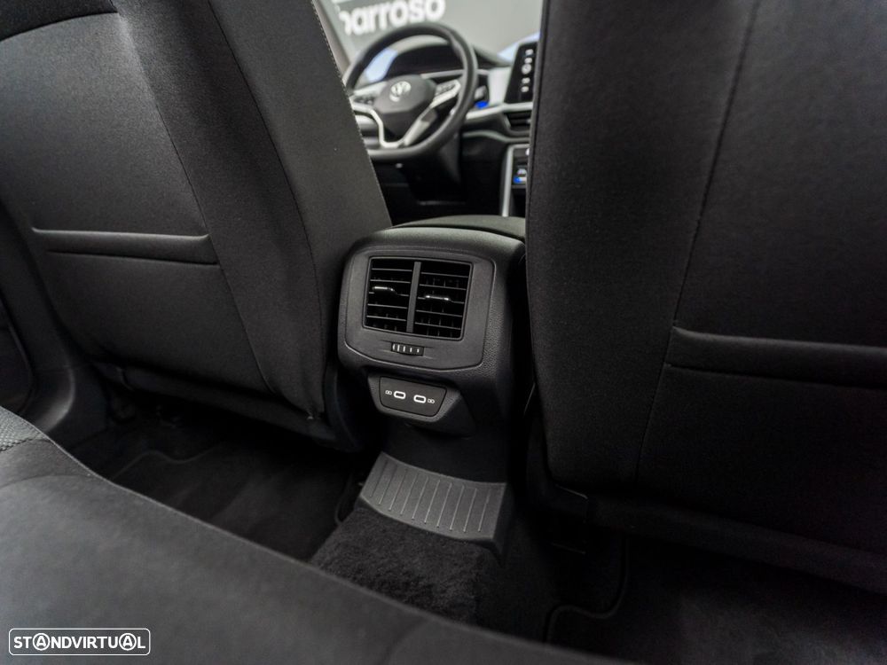 VW T-Roc 1.0 TSI Urban - 37