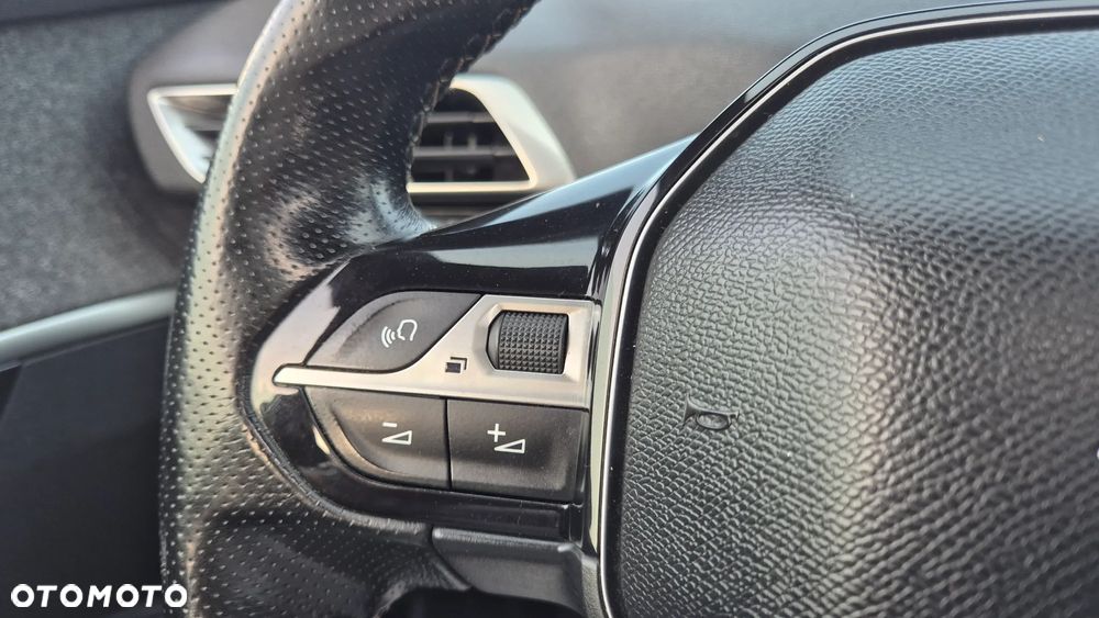 Peugeot 3008 PureTech 130 Stop & Start GPF Crossway - 16