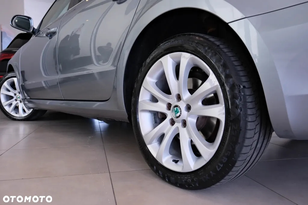 Skoda Superb 2.0 TDI Ambition - 11
