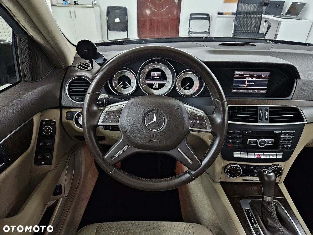 Mercedes-Benz Klasa C - 25