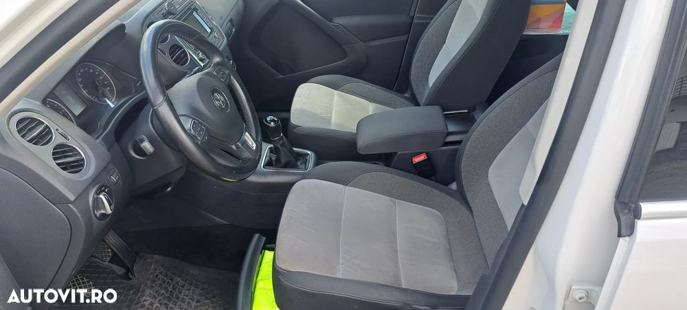 Volkswagen Tiguan - 12