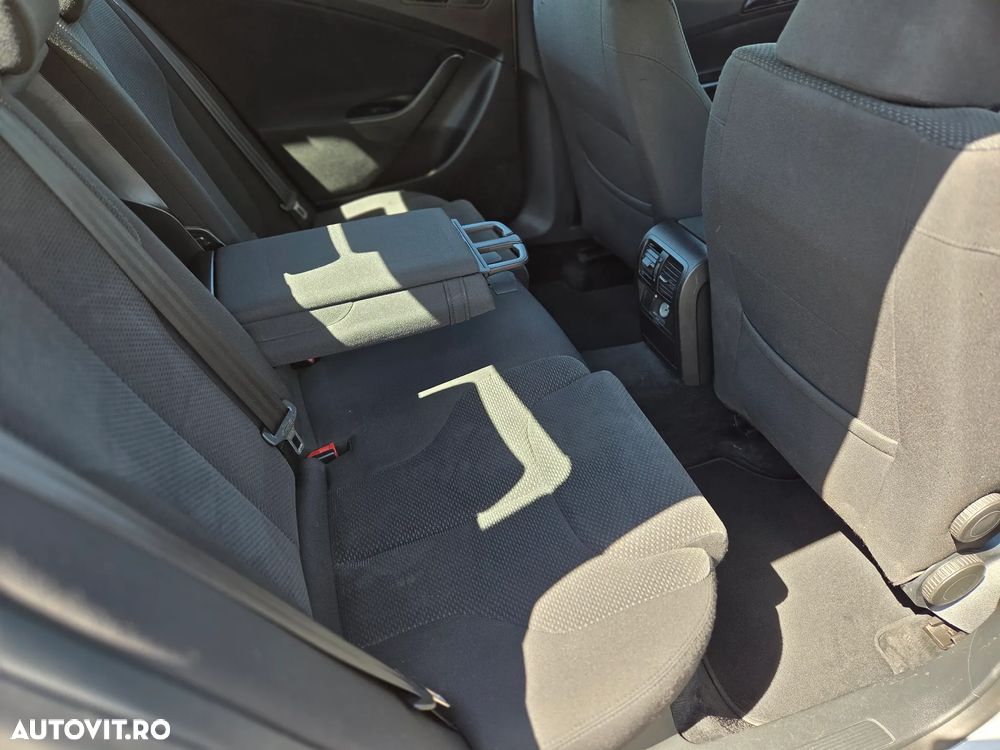 Volkswagen Passat 1.9 TDI Comfortline - 9