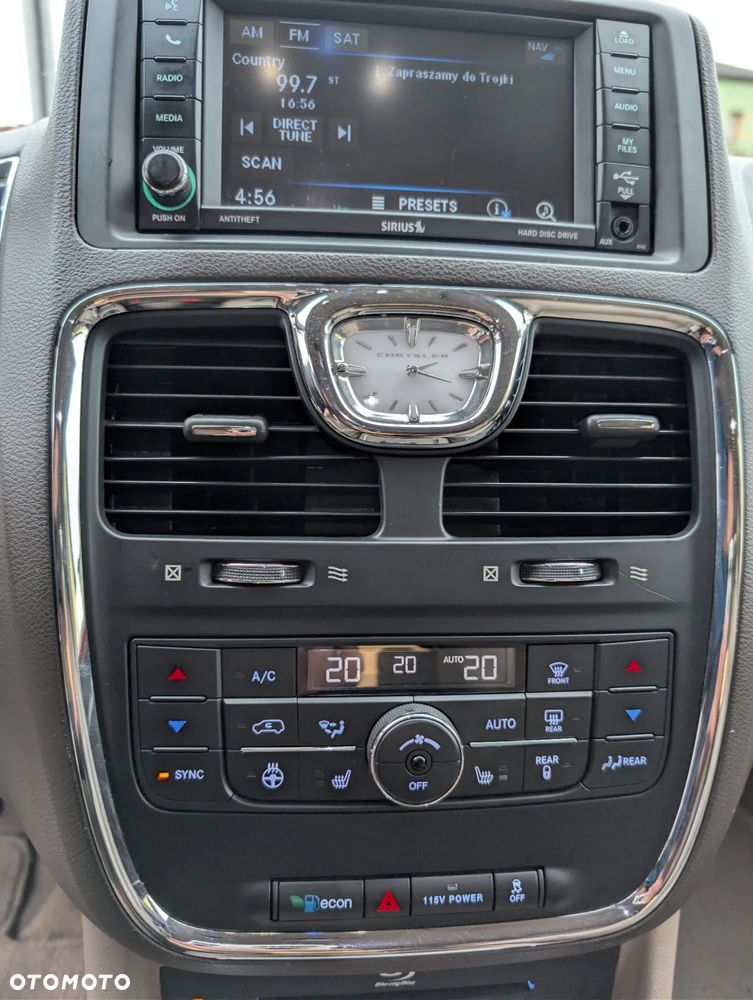 Chrysler Town & Country 3.6 Limited - 14