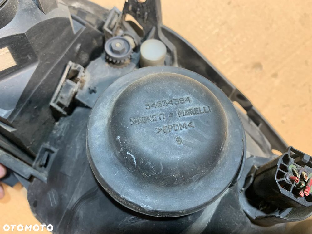 TOYOTA AVENSIS T22 LAMPA PRAWA LEWA PRZEDNIA - 7