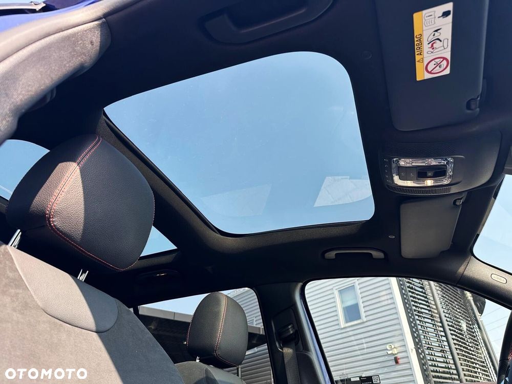 Mercedes-Benz GLB - 16