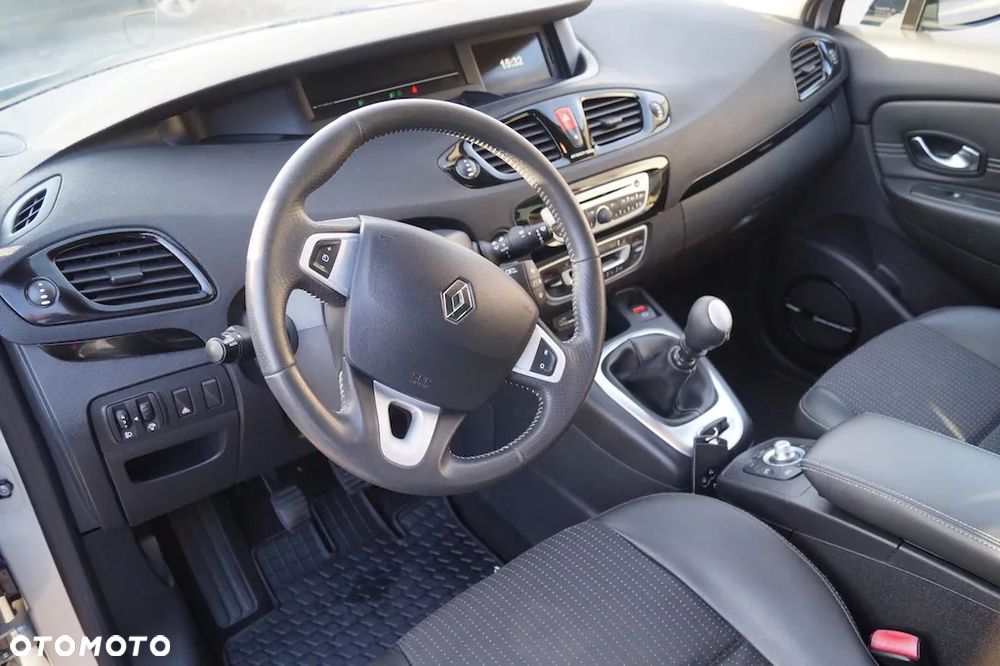 Renault Grand Scenic Gr 1.9 dCi Bose Edition - 9