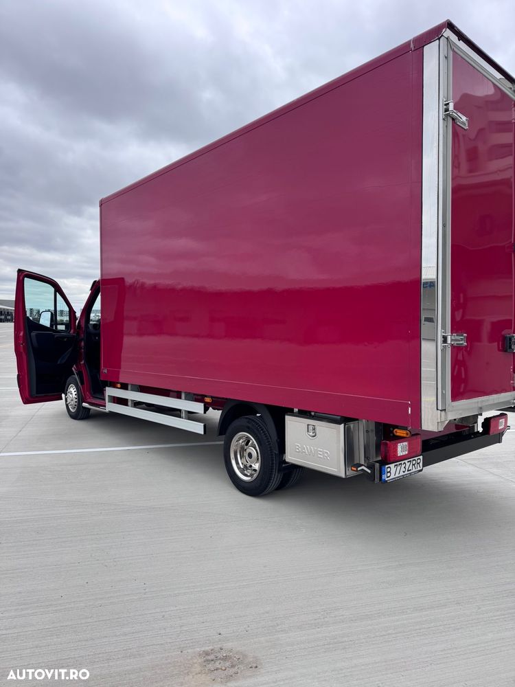 Mercedes-Benz Sprinter - 2