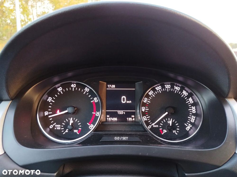 Skoda RAPID 1.2 TSI Ambition - 10