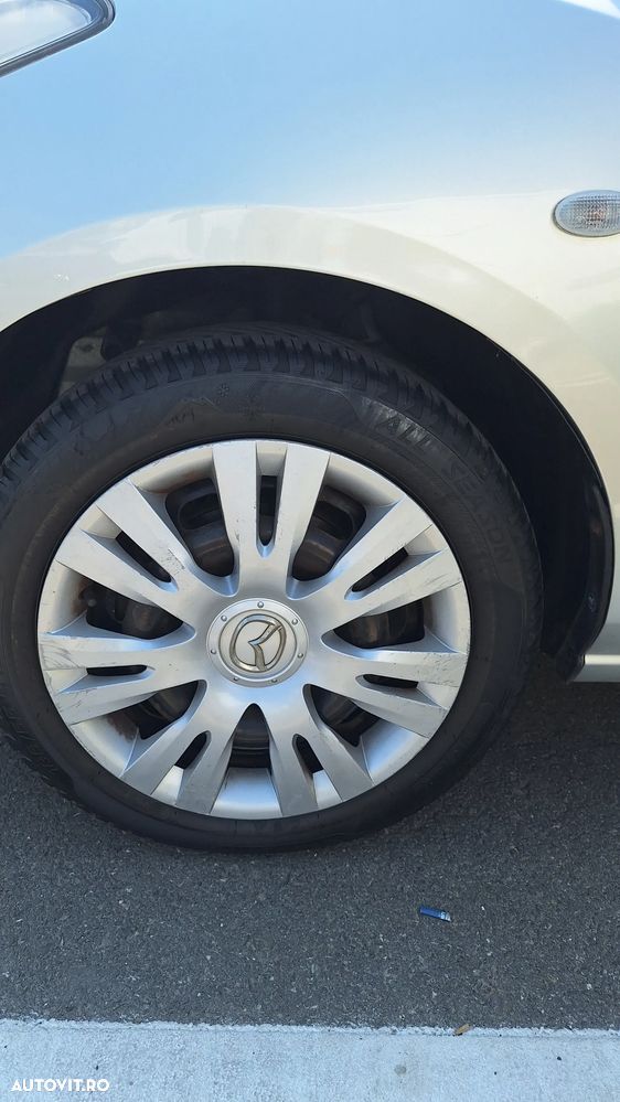 Mazda 2 - 8