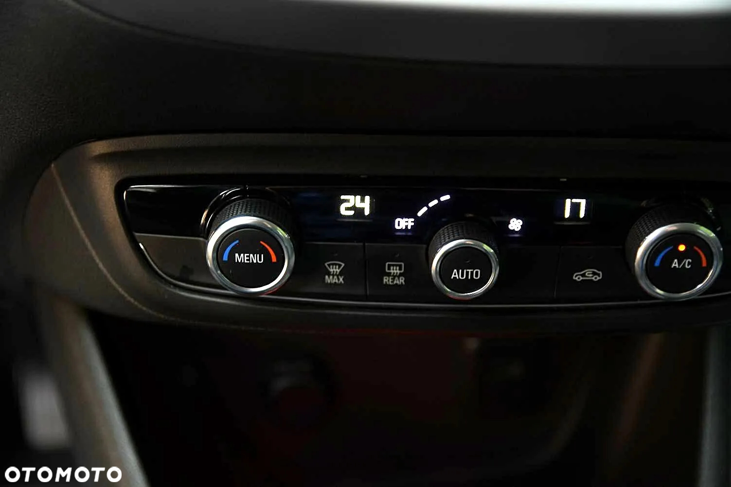 Opel Crossland X - 30