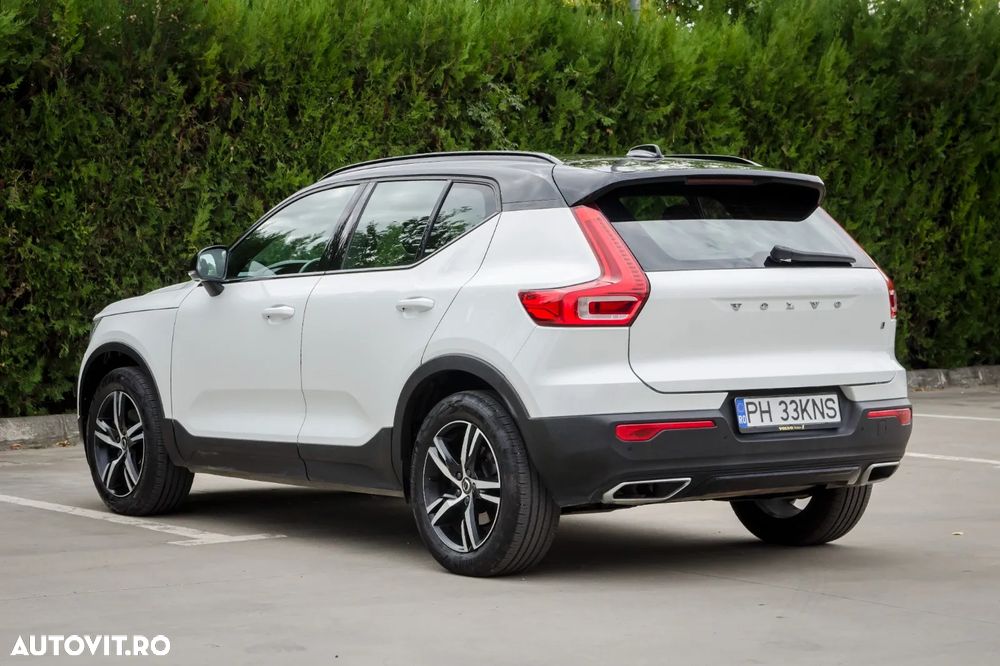 Volvo XC 40 D4 AWD Geartronic R-Design - 4