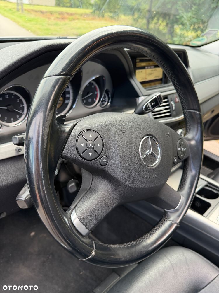 Mercedes-Benz Klasa E 350 CDI DPF 4Matic BlueEFFICIENCY 7G-TRONIC Elegance - 29