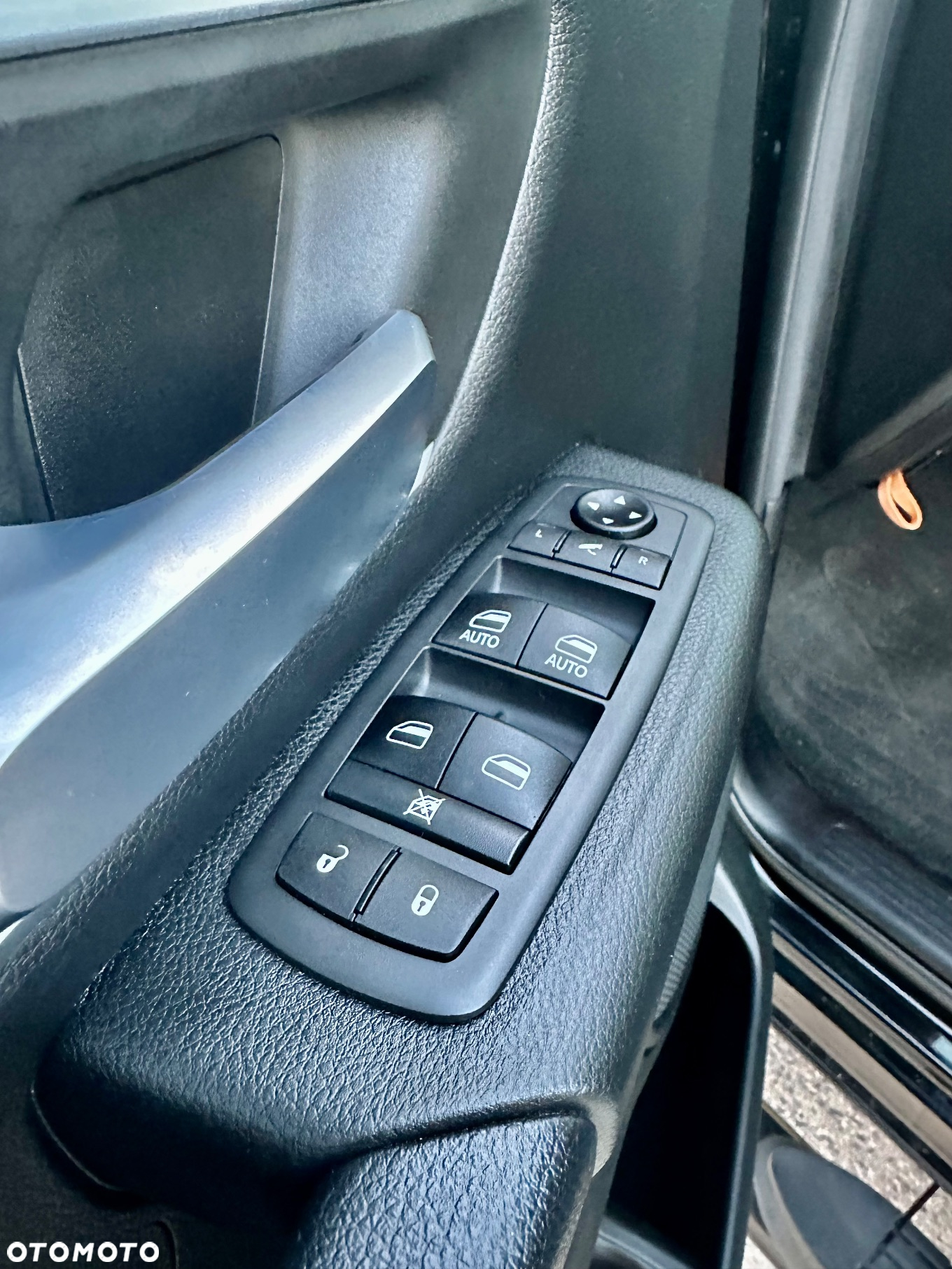 RAM 1500 Crew Cab Shortbed Bighorn - 21