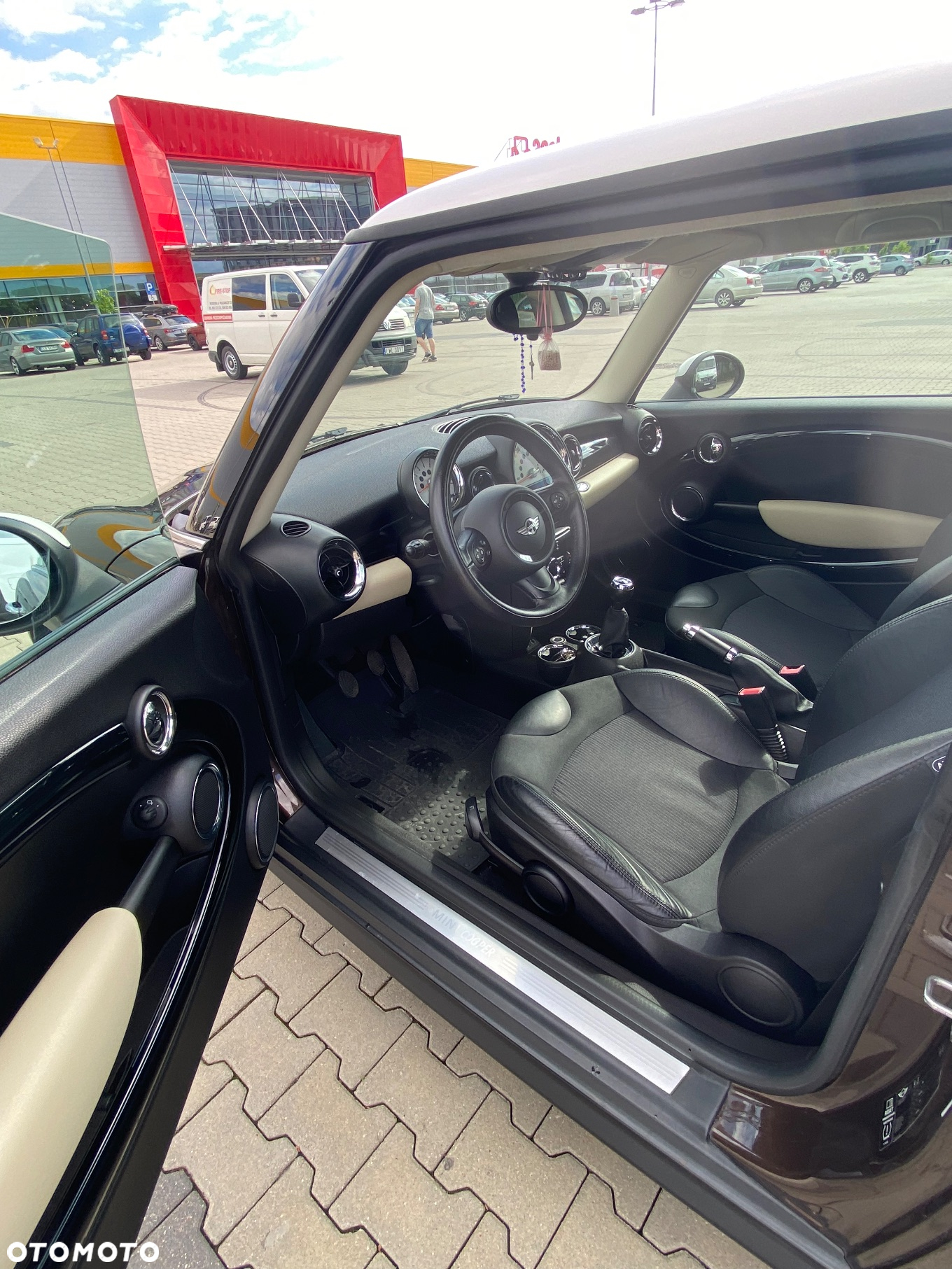 MINI Cooper Standard - 11