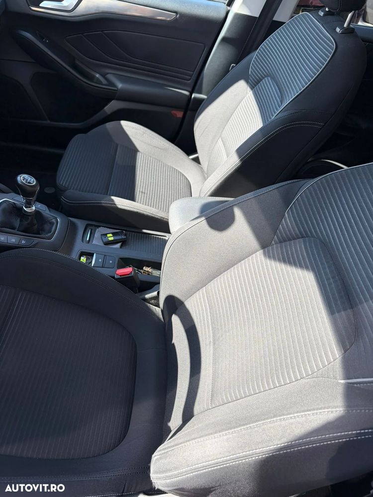 Ford Focus 1.0 EcoBoost Start Stop Titanium - 11