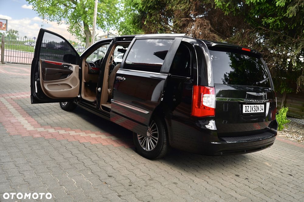 Chrysler Town & Country 3.6 Limited - 24