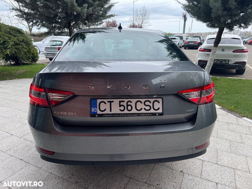 Skoda Superb 2.0 TDI DSG Premium Edition - 17