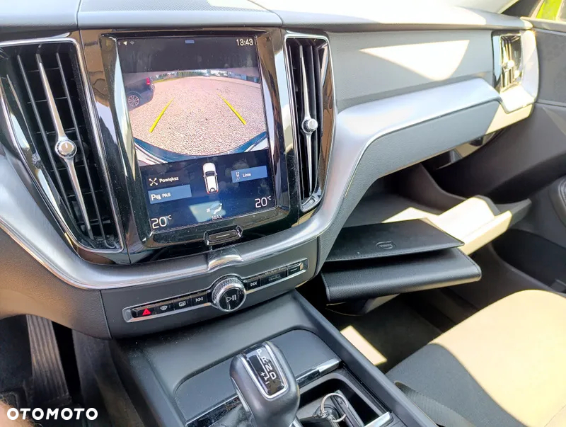 Volvo XC 60 T5 AWD Momentum Pro - 17