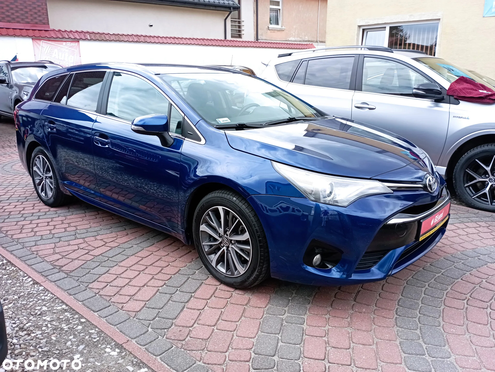 Toyota Avensis 2.0 D-4D Premium - 3