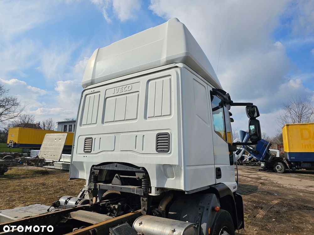 KABINA SYPIALNA KOKPIT KONSOLA WNĘTRZE IVECO EUROCARGO 2008 rok - 6