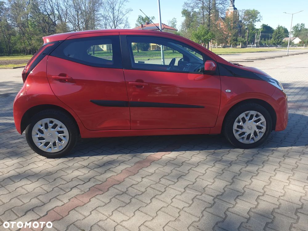 Toyota Aygo x-play - 6