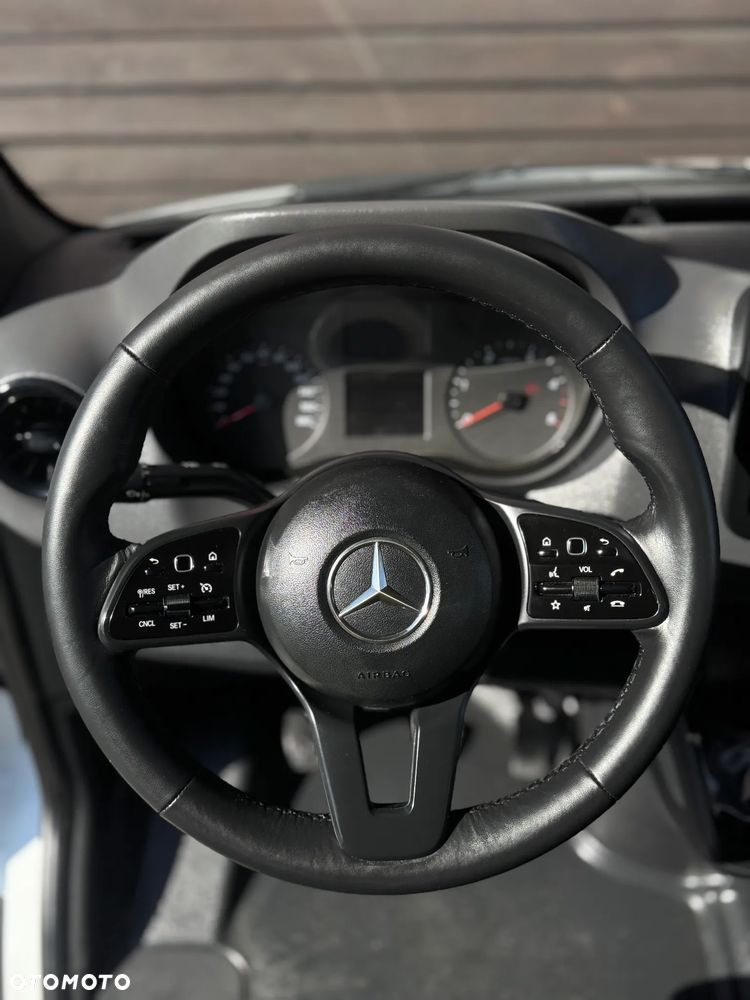 Mercedes-Benz SPRINTER - 22