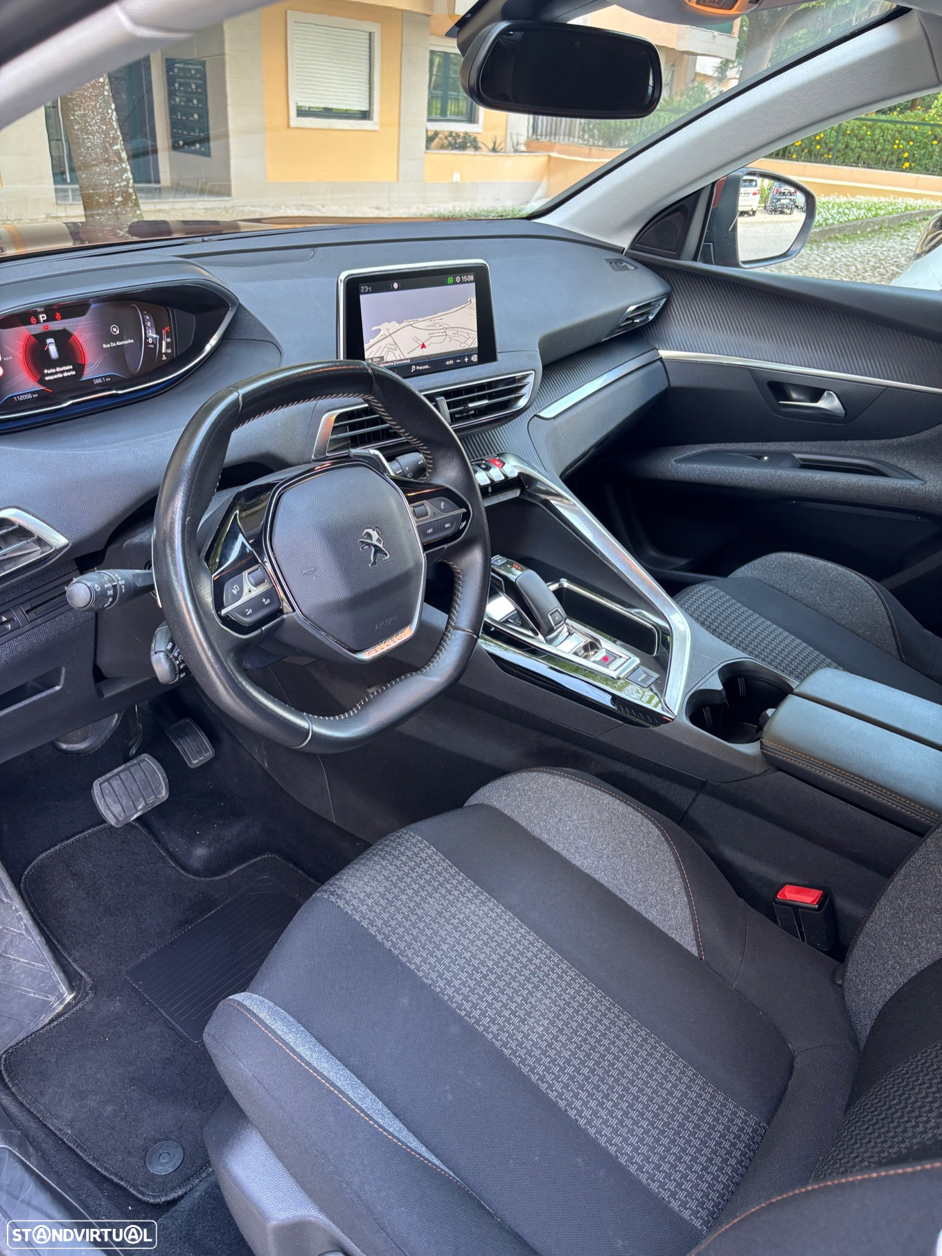 Peugeot 3008 1.2 PureTech Allure EAT8 - 8