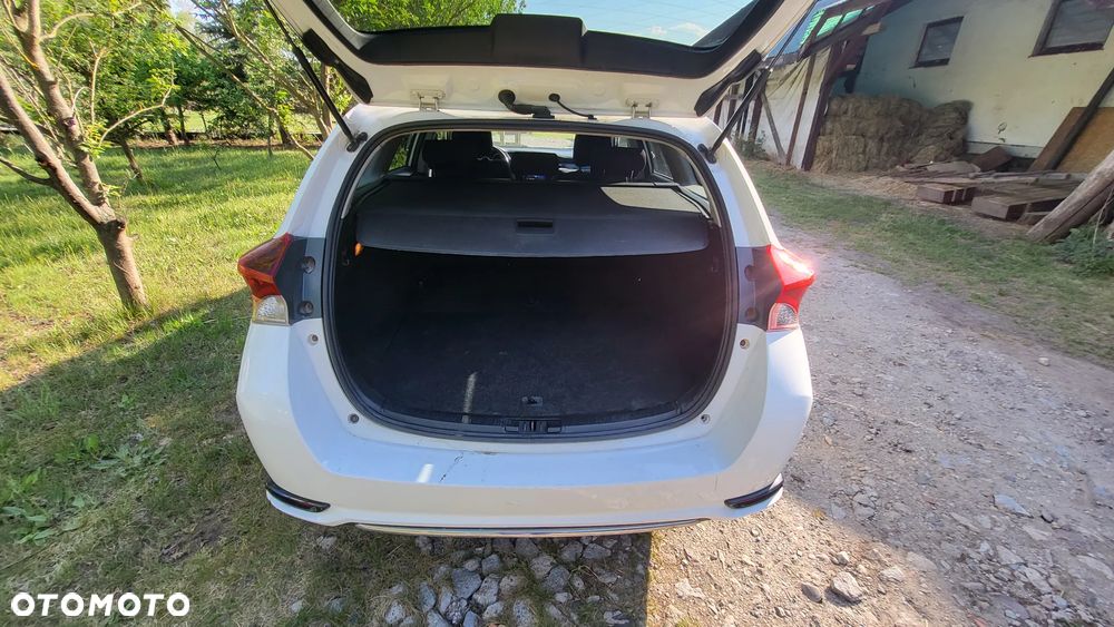 Toyota Auris 1.8 HSD Luna - 10